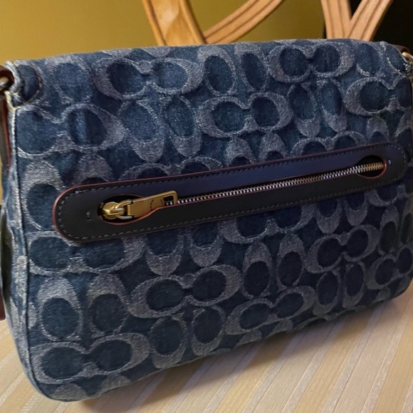 Sold - Picture 3 of 10